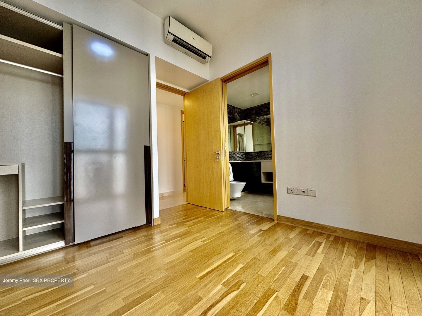 Commonwealth Towers (D3), Condominium #451794841